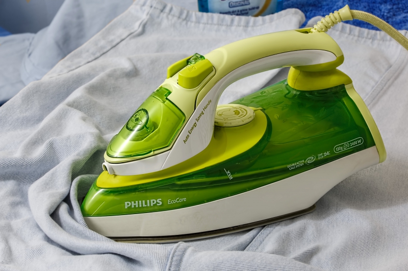 pressing-POURCIEUX-min_ironing-403074